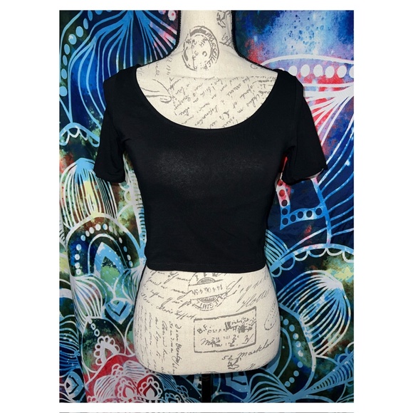 H&M Divided Crop Top - Picture 1 of 3